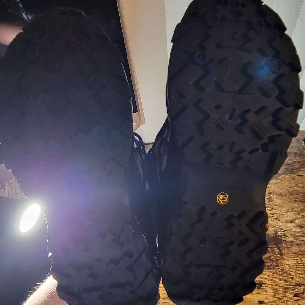 Burberry London England Plaid Sneakers - Picture 5 of 7